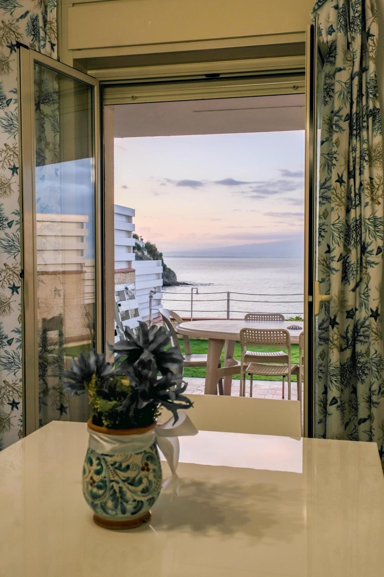 Villa La Vista - Baia Del Gambero Augusta Eksteriør billede